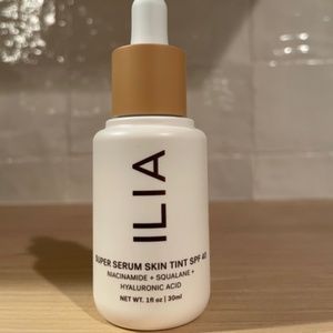 ILIA in Bom Bom ST5 Super Serum Skin Tint SPF 40 NIB